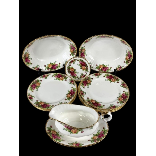 471 - A 13 piece Royal Albert Old Country Roses dinner service. 2 serving bowls, 8 salad plates, a grany b... 