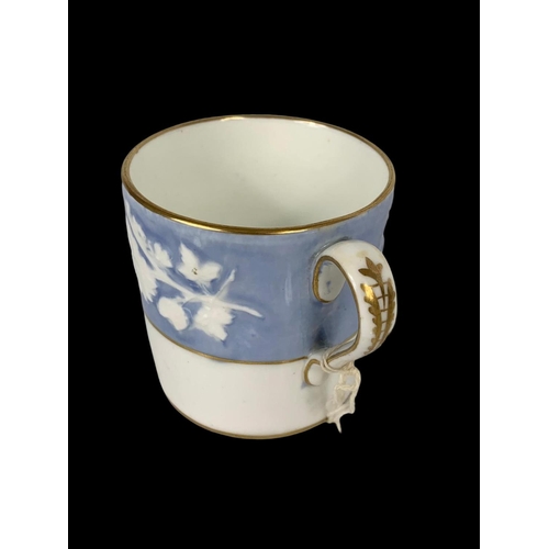 481 - A quantity of 19th century porcelain. Including a Spode cup, pattern number 2036, circa 1825. 6 piec... 