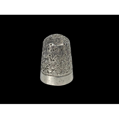 658 - A 1903 Charles Horner silver thimble. Chester 1903.