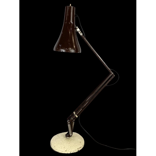 66 - A vintage anglepoise lamp. 86cm fully extended