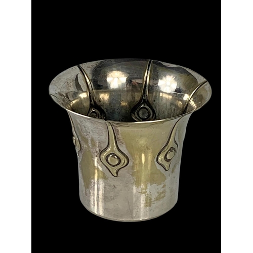 7 - A late 19th century Art Nouveau silver plated pot by Fenton Brothers LTD. circa 1896-1900. 12 x 9.5c... 