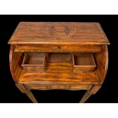 789 - A French style cylinder writing desk. 65 x 41.5 x 99.5cm