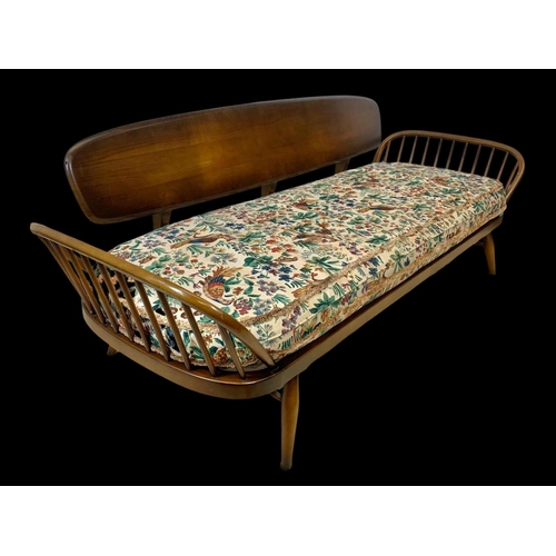 822 - An Ercol Elm Model 355 Studio Daybed. Mid century. Circa 1960. 211cm.