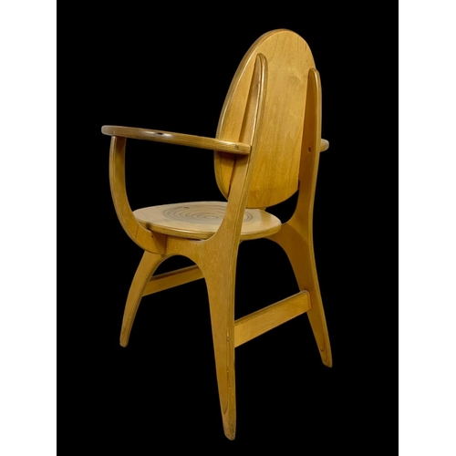 841 - A set of 6 beech chairs.