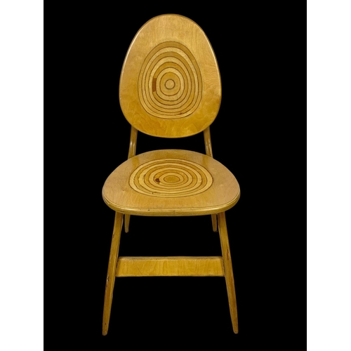 841 - A set of 6 beech chairs.