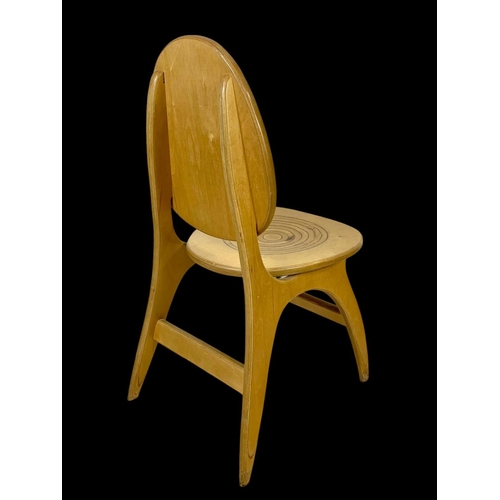 841 - A set of 6 beech chairs.