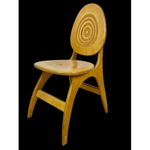 841 - A set of 6 beech chairs.