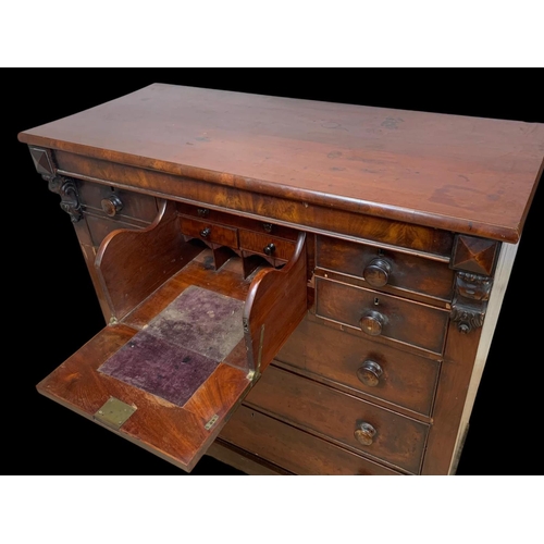 846 - A large Victorian mahogany secretaire chest of drawers. Circa 1860-1870. 124.5 x 56 x 125cm.