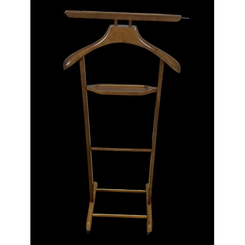 852 - A vintage gents valet stand