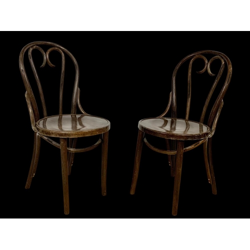 862 - A set of 6 vintage Bentwood chairs.