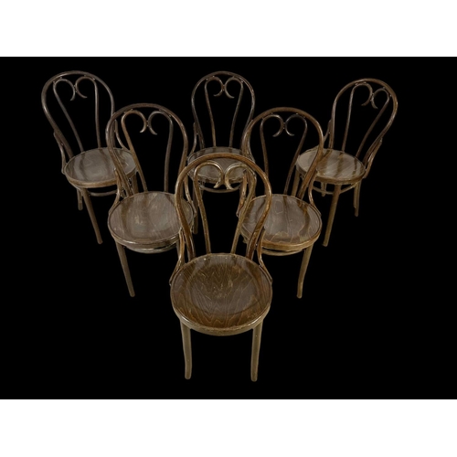 862 - A set of 6 vintage Bentwood chairs.