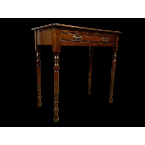 866 - A late Victorian walnut leather top writing table with drawer. Circa 1890. 76 x 43 x 73.5cm