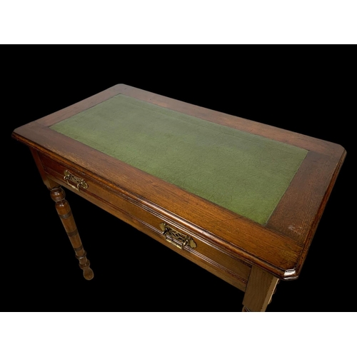 866 - A late Victorian walnut leather top writing table with drawer. Circa 1890. 76 x 43 x 73.5cm