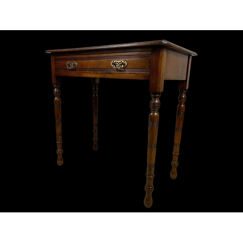 866 - A late Victorian walnut leather top writing table with drawer. Circa 1890. 76 x 43 x 73.5cm