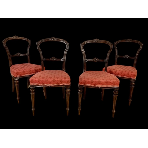 869 - A set of 4 Victorian chairs. Circa 1880