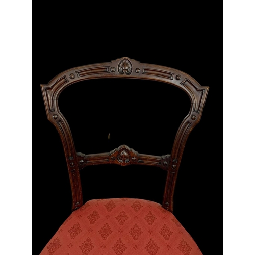 869 - A set of 4 Victorian chairs. Circa 1880