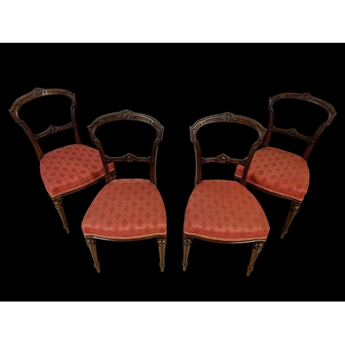 869 - A set of 4 Victorian chairs. Circa 1880