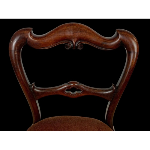 889 - A set of 6 Victorian mahogany chairs. Circa 1860.