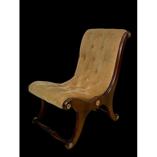 930 - A small Regency style button back side chair