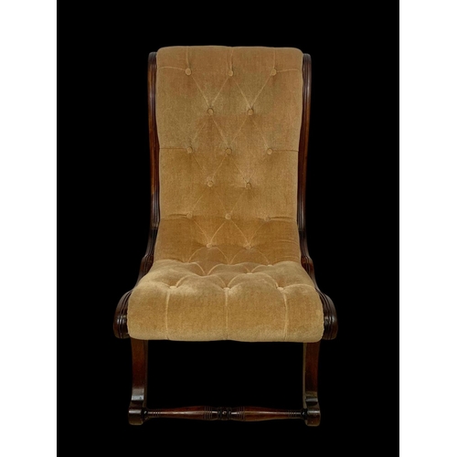 930 - A small Regency style button back side chair