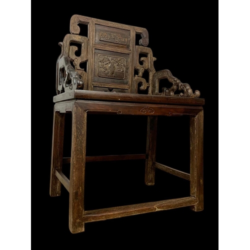 941 - A 17th century style Chinese armchair. 59 x 43.5 x 91.5cm