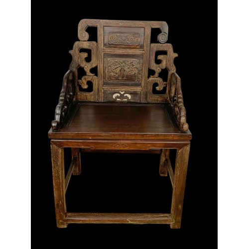 941 - A 17th century style Chinese armchair. 59 x 43.5 x 91.5cm