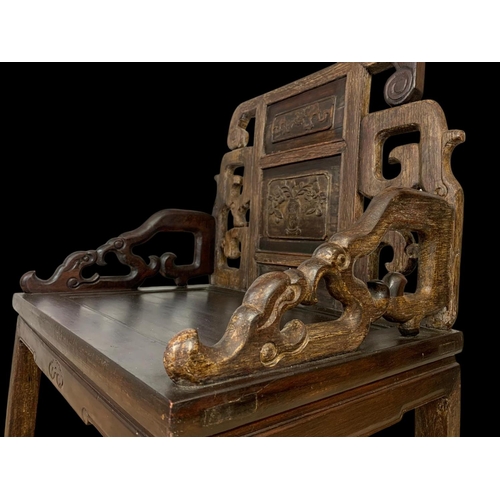 941 - A 17th century style Chinese armchair. 59 x 43.5 x 91.5cm