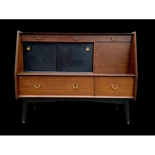 950 - A G-Plan Librenza cocktail sideboard. Circa 1950-1960. 121 x 48.5 x 96.5cm