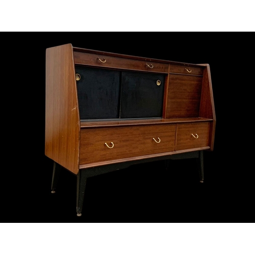 950 - A G-Plan Librenza cocktail sideboard. Circa 1950-1960. 121 x 48.5 x 96.5cm