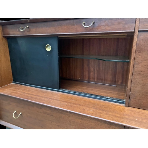 950 - A G-Plan Librenza cocktail sideboard. Circa 1950-1960. 121 x 48.5 x 96.5cm