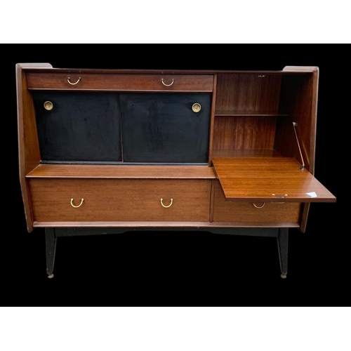 950 - A G-Plan Librenza cocktail sideboard. Circa 1950-1960. 121 x 48.5 x 96.5cm