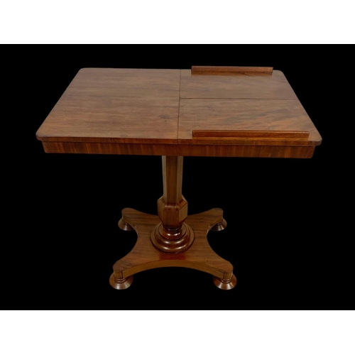 951 - A William IV mahogany table. Circa 1835. 76.5 x 51 x 77cm