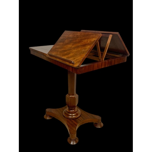 951 - A William IV mahogany table. Circa 1835. 76.5 x 51 x 77cm