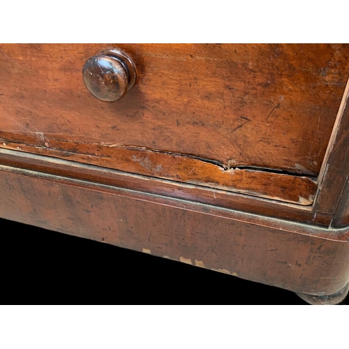 975 - A Victorian mahogany chest of drawers. 108 x 50 x 114cm.