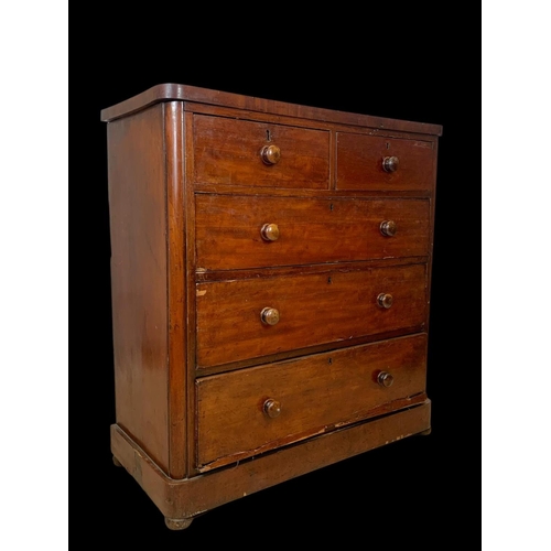 975 - A Victorian mahogany chest of drawers. 108 x 50 x 114cm.