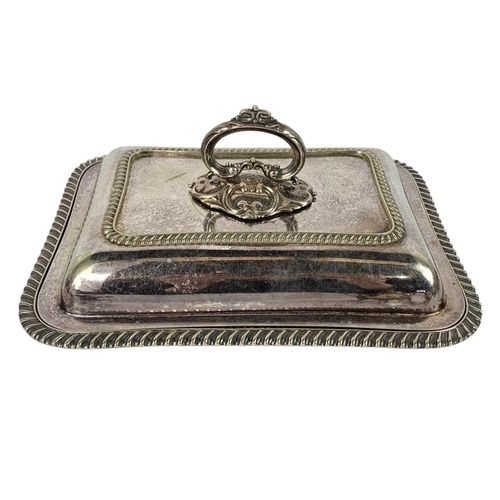 574 - 4 piece early 20th century silver plated tea service. With 2 silver plated food warmers. Food warmer... 