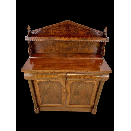 1024 - A superb quality William IV flamed mahogany chiffonier with 2 drawers. Circa 1830. 110.5 x 48 x 143c... 