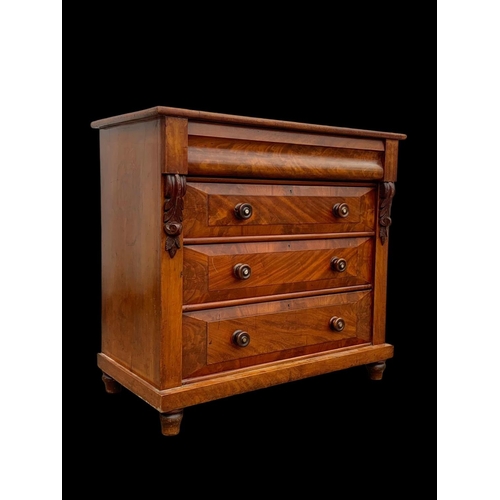 905 - A Victorian mahogany 4 drawer chest of drawers. Circa 1870. 109.5 x 54 x 101cm