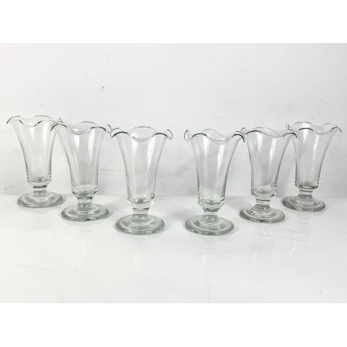 617 - Set of 6 vintage 1960’s dessert glasses. 16cm