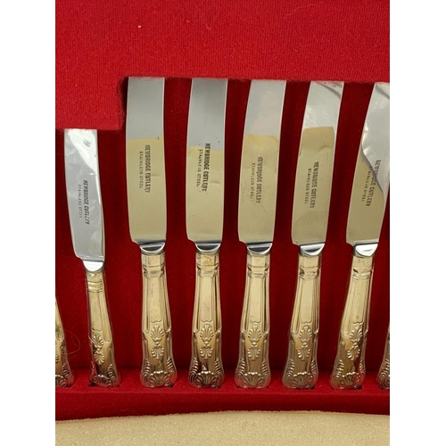 583 - A Newbridge Cutlery set in a wooden case. Case measures 41 x 30.5cm.