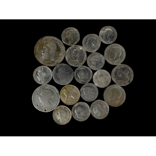 692 - A quantity of silver coins. 45.72 grams