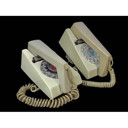 389 - 4 vintage telephones