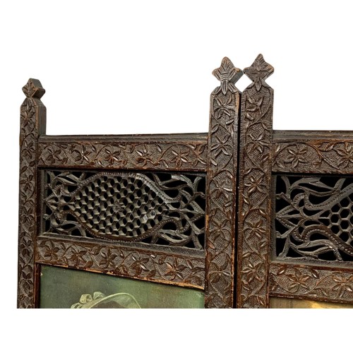 48 - A small Edwardian carved mahogany screen with 3 prints in the 17th century style. 87 x 79cm.
