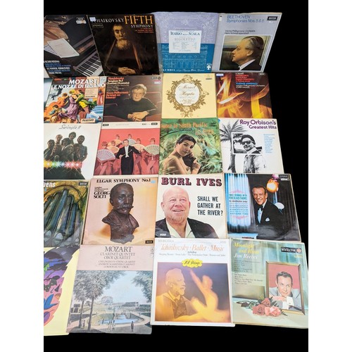141E - Quantity of records including Mozart, Beethoven, Jim Reeves, Fred Astaire etc