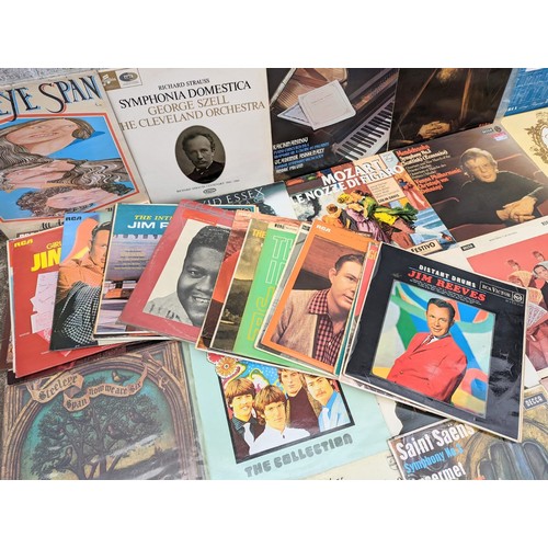141E - Quantity of records including Mozart, Beethoven, Jim Reeves, Fred Astaire etc
