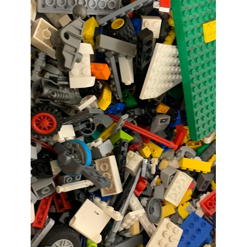 336 - Large quantity Lego.