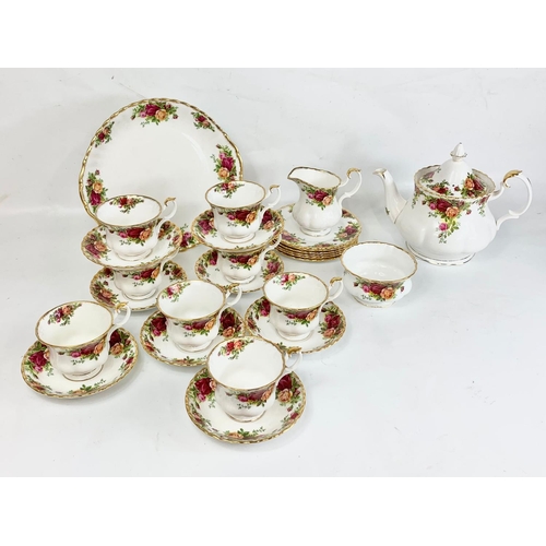 414 - 26pc Royal Albert Old Country Roses tea set