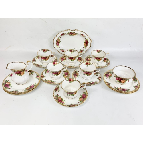 415 - 21pc Royal Albert Old Country Roses tea set