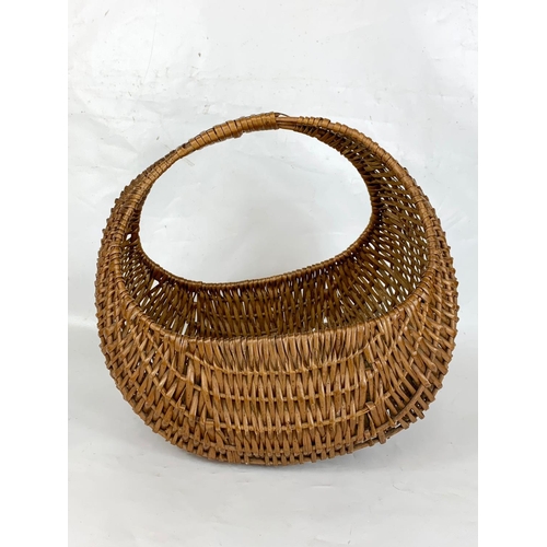 43 - A 1950s French wicker basket, 39cm x 35cm