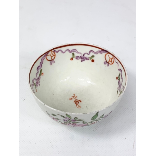 470 - A late 18th century Chinese porcelain tea bowl. 8.5cm x 5cm